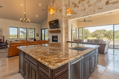Refined Barndominium Kitchen: Blending Rustic Appeal with Contemporary Design Elements