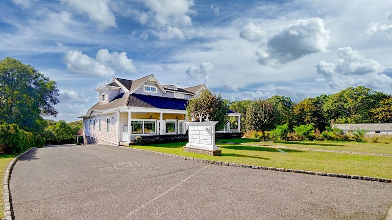 AF1QipO-OpaecZddMxYraUzsZiUlT18oBytUtph9WYvJw800-h500-k-nojpg